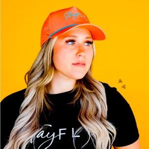 NWT! Stay Fly Tang/ Coral Ponytail Ball Cap! Sooo cute! 🤩